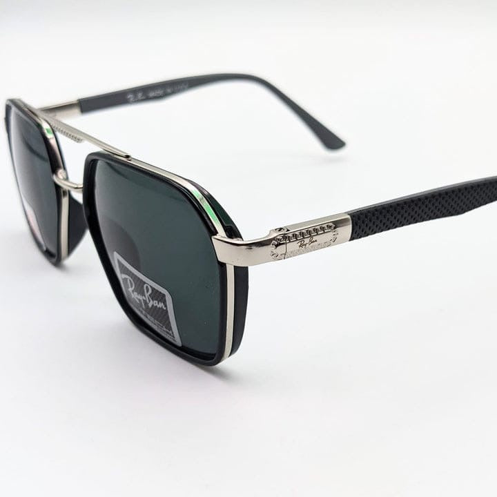 Ray-Ban RB22113 Navigators